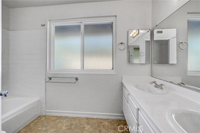 11454 Doral Avenue, Porter Ranch CA: https://media.crmls.org/medias/260554e2-4b60-4f17-a325-0d51dda9d765.jpg