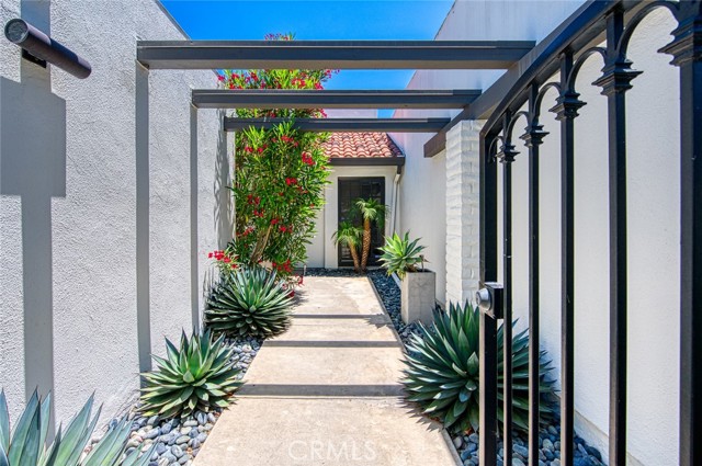 2008 Baja, Newport Beach CA: https://media.crmls.org/medias/2605aba2-6ce9-4247-a995-a96095a54d45.jpg