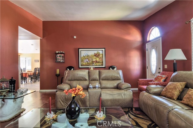 Detail Gallery Image 4 of 20 For 37144 Kendrick Circle, Palmdale,  CA 93550 - 3 Beds | 2 Baths