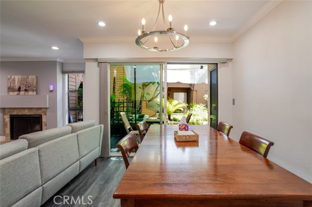 Detail Gallery Image 8 of 31 For 236 N Louise St #104,  Glendale,  CA 91206 - 2 Beds | 2 Baths