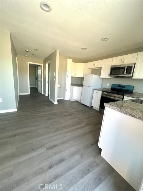 Detail Gallery Image 3 of 11 For 6403 East Court, Twentynine Palms,  CA 92277 - 2 Beds | 1 Baths