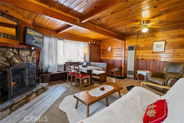 Detail Gallery Image 4 of 20 For 324 Angeles Bld, Big Bear City,  CA 92314 - 2 Beds | 1 Baths