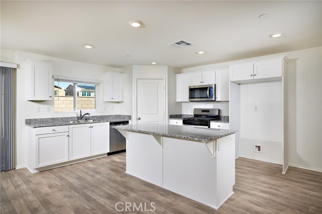 Detail Gallery Image 5 of 17 For 30551 Bel Air Ct, Winchester,  CA 92596 - 4 Beds | 2/1 Baths