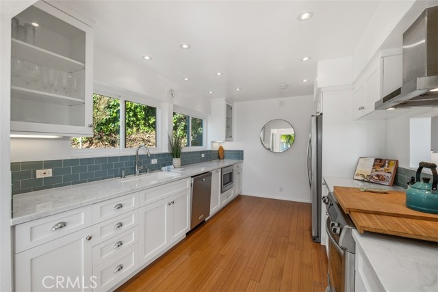 21703 Ocean Vista Dr 201A, Laguna Beach CA: https://media.crmls.org/medias/2607e64e-ceea-4ece-8d34-d29b5145c120.jpg