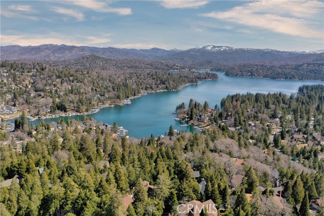 Image 2 for 750 Zurich Dr, Lake Arrowhead, CA 92352