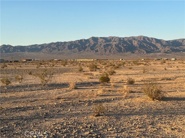 81100 Pipeline Road, 29 Palms CA: https://media.crmls.org/medias/26084ba2-287a-4235-819b-e88c867f35f7.jpg
