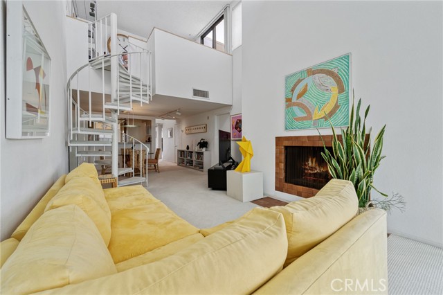 2910 Neilson Way, Santa Monica CA: https://media.crmls.org/medias/2608a2bf-e066-4a29-aeb4-00ed47aa0e54.jpg