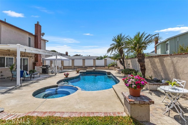 Detail Gallery Image 19 of 22 For 9121 Madeline Dr, Huntington Beach,  CA 92646 - 4 Beds | 2/1 Baths