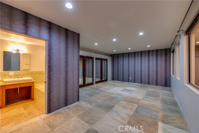 Detail Gallery Image 13 of 75 For 143 Union Jack Mall, Marina Del Rey,  CA 90292 - 5 Beds | 5/2 Baths