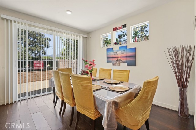 Detail Gallery Image 10 of 42 For 12827 W Hemingway Dr, San Fernando,  CA 91340 - 4 Beds | 2/1 Baths