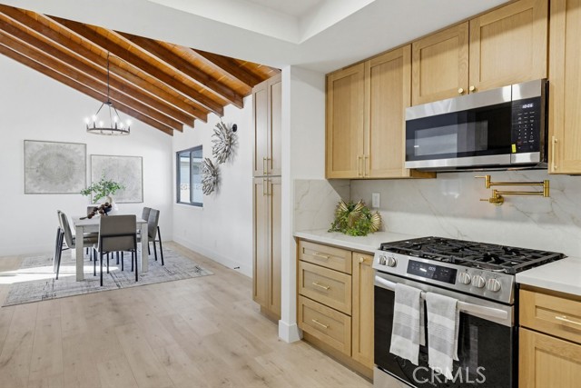 Detail Gallery Image 5 of 28 For 410 W Crystal View, Orange,  CA 92865 - 5 Beds | 3 Baths