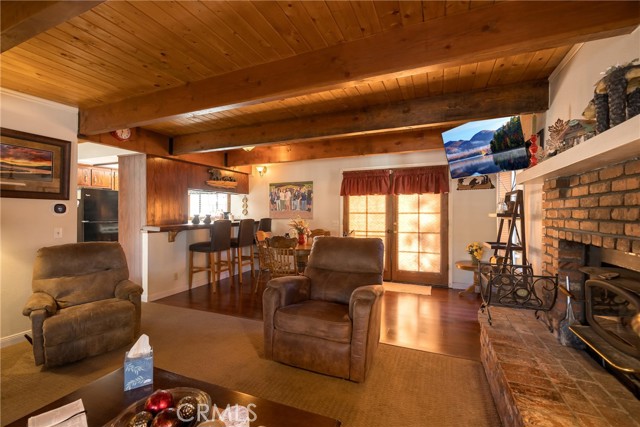 301 Downey Drive, Big Bear City CA: https://media.crmls.org/medias/2608f139-b44e-44e3-bf3b-6987d9741edc.jpg