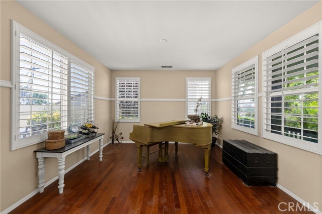 8800 Camino Limon Road, Corona CA: https://media.crmls.org/medias/2609097b-703e-42dc-99ca-0c12c7c3cb8a.jpg