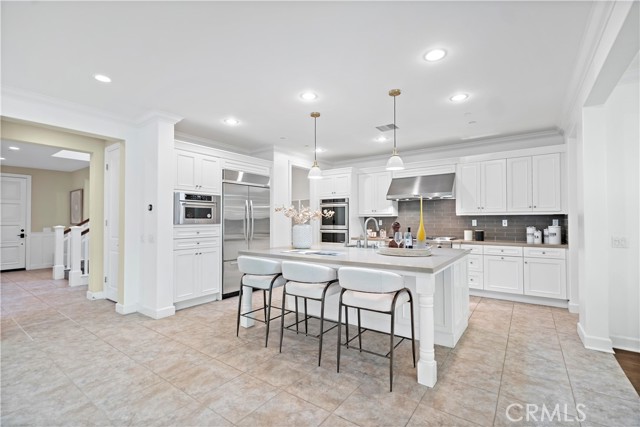 79 Rossmore, Irvine CA: https://media.crmls.org/medias/26091817-b5f4-4ab7-9e70-157902cc6090.jpg