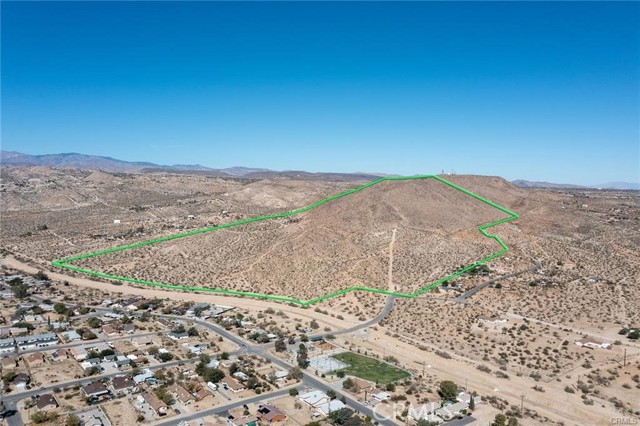 1 Avalon Avenue, Yucca Valley CA: https://media.crmls.org/medias/260986ac-9339-4a73-a784-33787d04e9e7.jpg