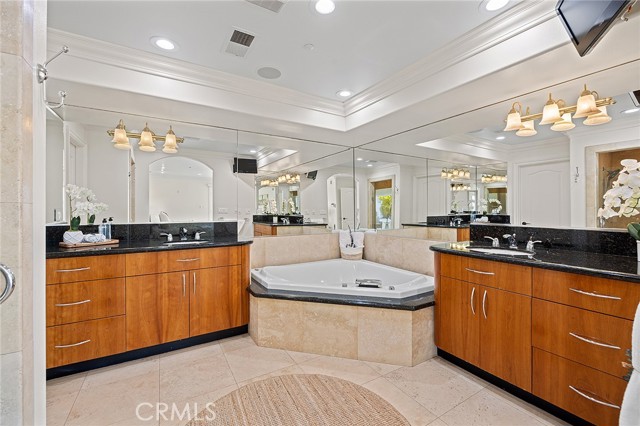 1110 Novilunio, San Clemente CA: https://media.crmls.org/medias/260992bd-1791-46b0-b6d3-ad12e5baa933.jpg
