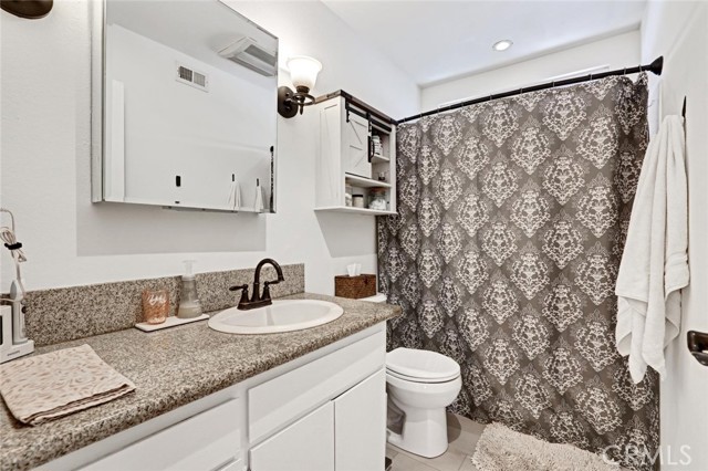 Detail Gallery Image 19 of 31 For 17715 Regency, Bellflower,  CA 90706 - 2 Beds | 2 Baths