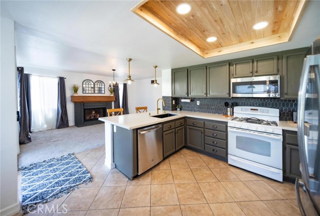 25444 Clover Glen Circle, Murrieta CA: https://media.crmls.org/medias/260a36cc-c970-4a81-a12d-fed0f9c4cd28.jpg