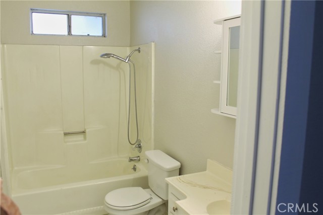Detail Gallery Image 7 of 11 For 413 W North Shore, Big Bear City,  CA 92314 - 2 Beds | 1 Baths