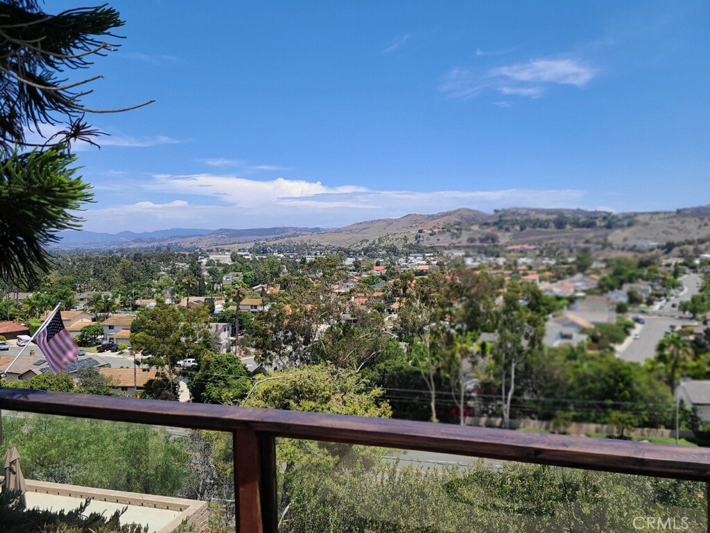 https://media.crmls.org/medias/260b847e-e561-48e7-a3ca-0d27fce86c53.jpg?preset=X-Large