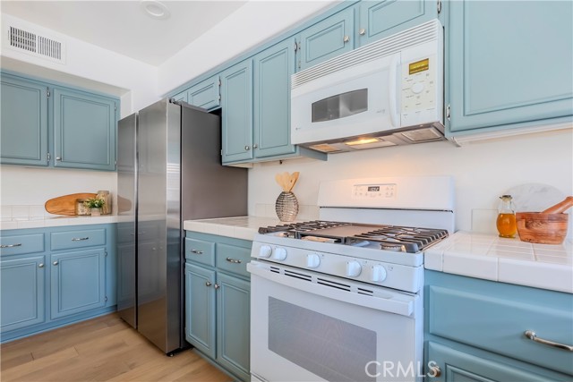 Detail Gallery Image 12 of 41 For 6913 Hannum, Culver City,  CA 90230 - 3 Beds | 3 Baths