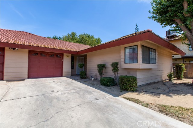 Detail Gallery Image 1 of 1 For 933 Barnett Way, Madera,  CA 93637 - 3 Beds | 2 Baths