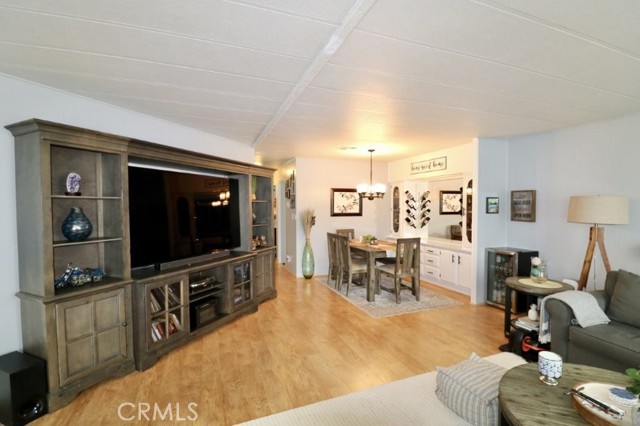 Detail Gallery Image 17 of 36 For 14044 Lake Glen Dr #38,  La Mirada,  CA 90638 - 2 Beds | 2 Baths