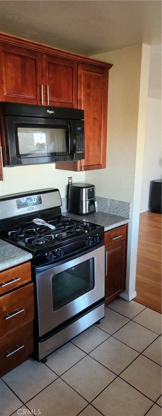 Detail Gallery Image 14 of 17 For 27539 Avenida Interno, Menifee,  CA 92585 - 5 Beds | 3 Baths