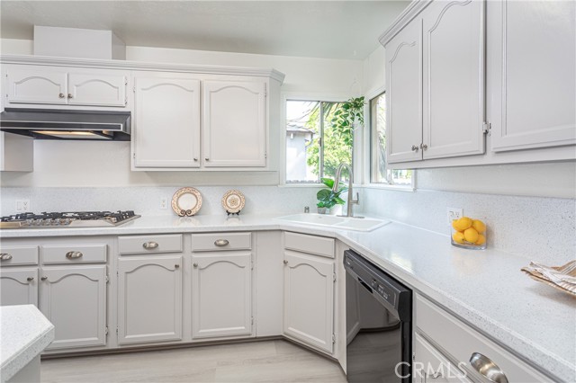 Detail Gallery Image 9 of 47 For 1345 N Fairview St, Burbank,  CA 91505 - 3 Beds | 2 Baths