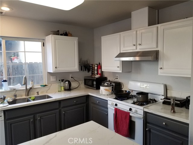 Detail Gallery Image 6 of 39 For 3758 Larkspur, Merced,  CA 95348 - 5 Beds | 3/1 Baths