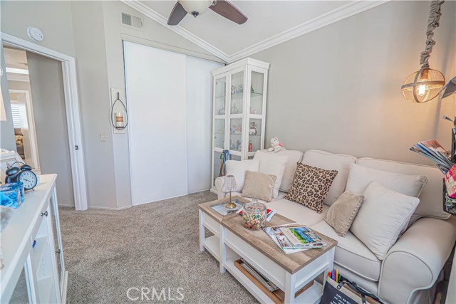 Detail Gallery Image 36 of 65 For 20019 Nutcracker Ct, Canyon Country,  CA 91351 - 4 Beds | 2/1 Baths