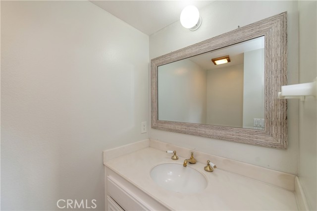 Detail Gallery Image 7 of 17 For 76 Christamon, Irvine,  CA 92620 - 3 Beds | 2/1 Baths