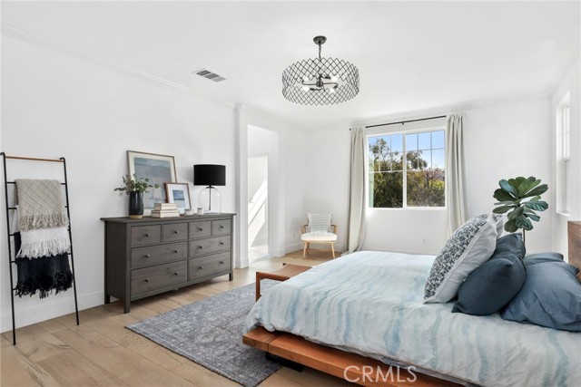 24229 La Montura Drive, Valencia CA: https://media.crmls.org/medias/26129327-0e94-4d44-9f09-89bfe03e7403.jpg