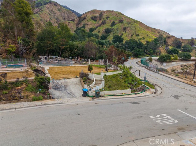 3304 Rubio Crest Drive, Altadena CA: https://media.crmls.org/medias/26131494-51a3-4b3c-9173-c2c5cf093c47.jpg