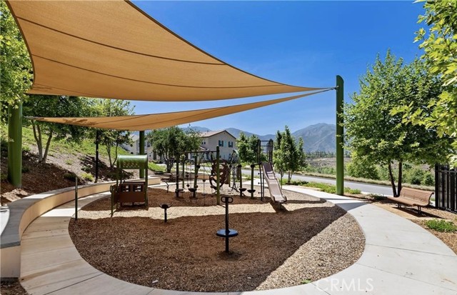 Detail Gallery Image 10 of 11 For 24170 Hillcrest Dr, –,  CA 92883 - 4 Beds | 2/1 Baths