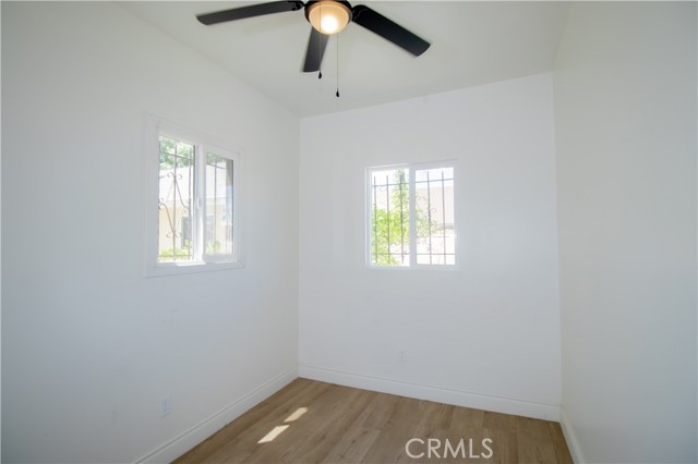 2101 Arlington Avenue, Los Angeles CA: https://media.crmls.org/medias/26140fda-3a19-4f6a-86cf-1a190370b7d8.jpg