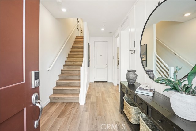 Detail Gallery Image 1 of 18 For 27306 Bear Creek Ln, Valencia,  CA 91381 - 3 Beds | 3/1 Baths