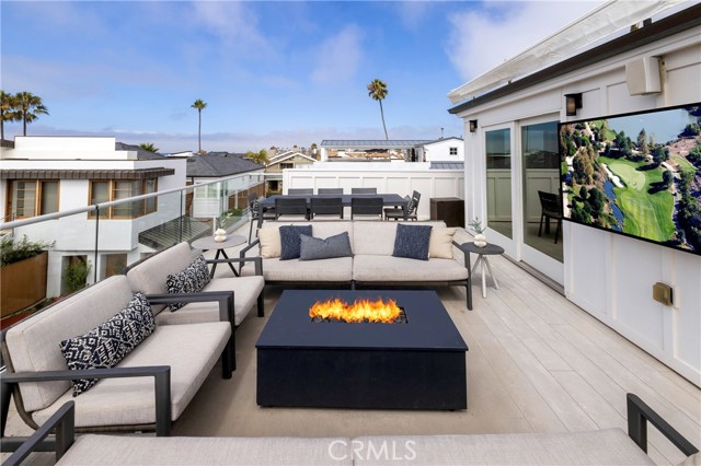 1515 E Ocean Boulevard, Newport Beach CA: https://media.crmls.org/medias/2614c0f9-298c-4499-8804-6299f3da291b.jpg