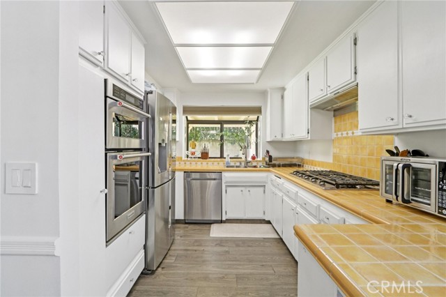 Detail Gallery Image 8 of 25 For 7815 Vassar, Canoga Park,  CA 91304 - 4 Beds | 2 Baths