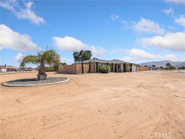Detail Gallery Image 6 of 32 For 22620 Powhatan Rd, Apple Valley,  CA 92308 - 3 Beds | 2 Baths