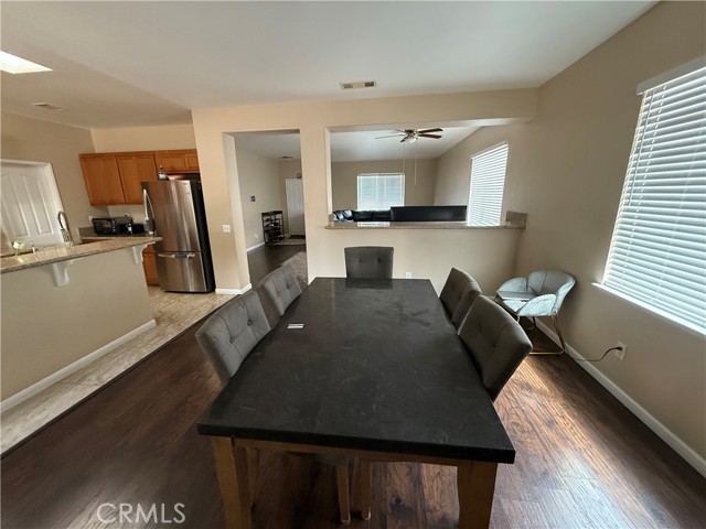 Detail Gallery Image 12 of 45 For 13767 Buttermilk Rd, Victorville,  CA 92392 - 4 Beds | 3 Baths