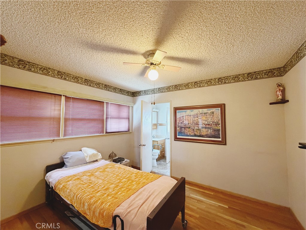 https://media.crmls.org/medias/2615dd1f-2ff2-41b3-af7d-1bbf6e70fa27.jpg?preset=X-Large