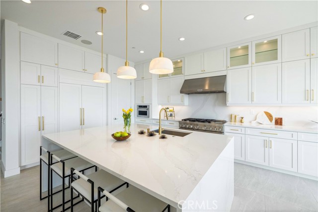 Detail Gallery Image 13 of 46 For 20644 W Deer Grass Ct, Porter Ranch,  CA 91326 - 5 Beds | 5/1 Baths