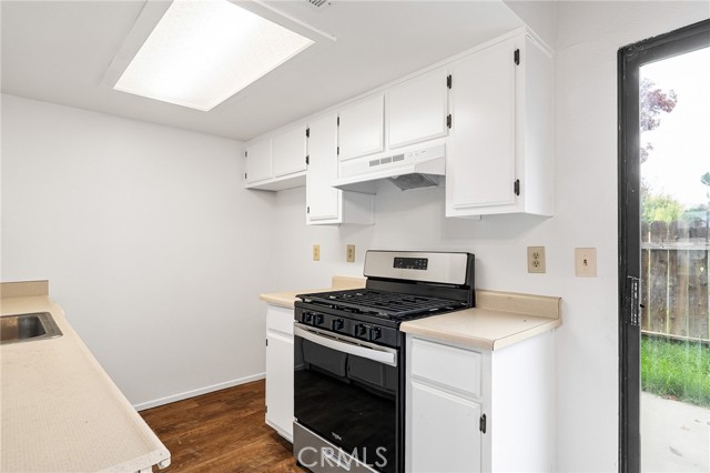 Detail Gallery Image 4 of 41 For 585 North St, Corning,  CA 96021 - 2 Beds | 1/1 Baths