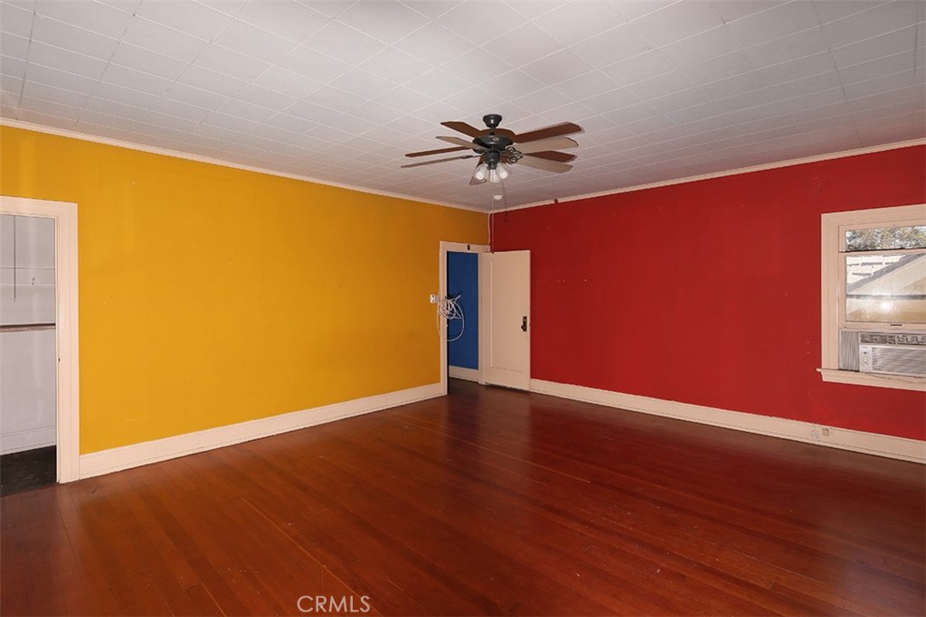 https://media.crmls.org/medias/2616ad0e-524a-4e58-b157-abd63ca111e9.jpg?preset=X-Large