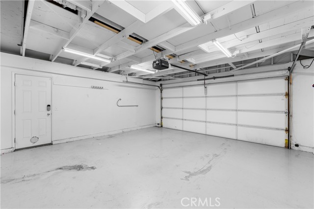 43101 Victorville Place, Lancaster CA: https://media.crmls.org/medias/261803ee-74f8-4c36-9aa9-bcf40ff2dfb1.jpg