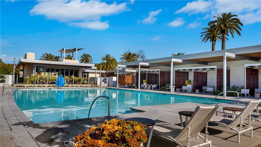 https://media.crmls.org/medias/26181743-303a-4d1f-a0a1-74abaaf9c040.jpg?preset=X-Large