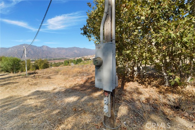 11085 Canyon Circle, Corona CA: https://media.crmls.org/medias/2618496c-3918-4ea2-8396-03c3806fd8b2.jpg
