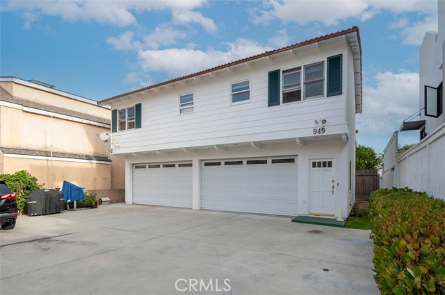 931 5th Street, Hermosa Beach, California 90254, 6 Bedrooms Bedrooms, ,2 BathroomsBathrooms,Residential,Sold,5th,SB22187324
