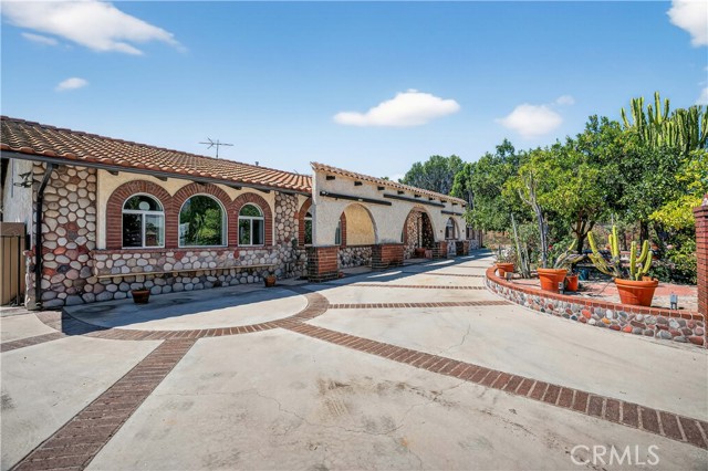 Detail Gallery Image 1 of 21 For 17558 Lahey St, Granada Hills,  CA 91344 - 5 Beds | 4 Baths